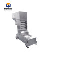 Bucket lifter conveyor for packing machine